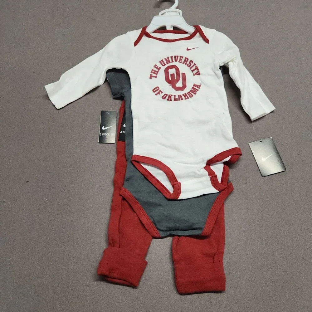 Nike University Oklahoma Sooners Baby Bodysuit Set Romper 12M Red Gray 169